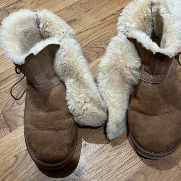 Women’s UGG boots - Picture 6 of 8